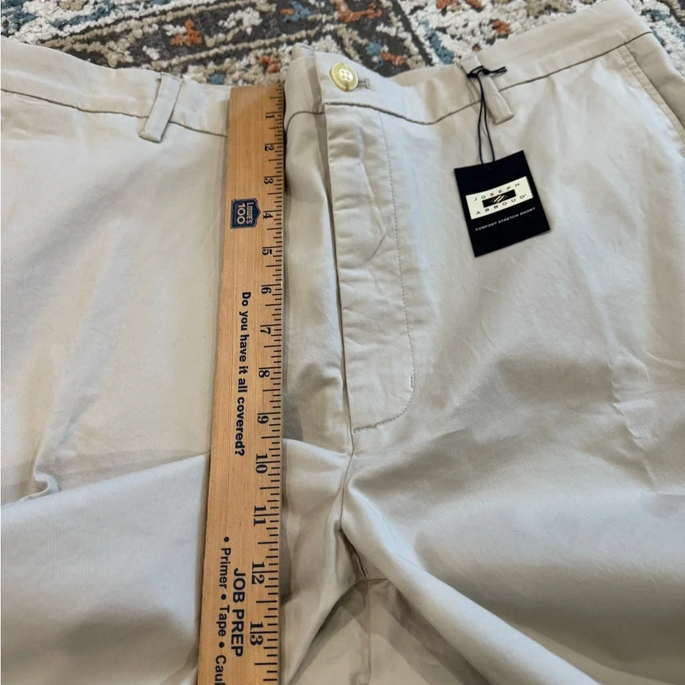 NWT Joseph Abboud Modern Fit Men 42 Flat Front Casual‎ Shorts Light Khaki